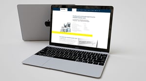 • MacBook Pro mit Website von SincoTec