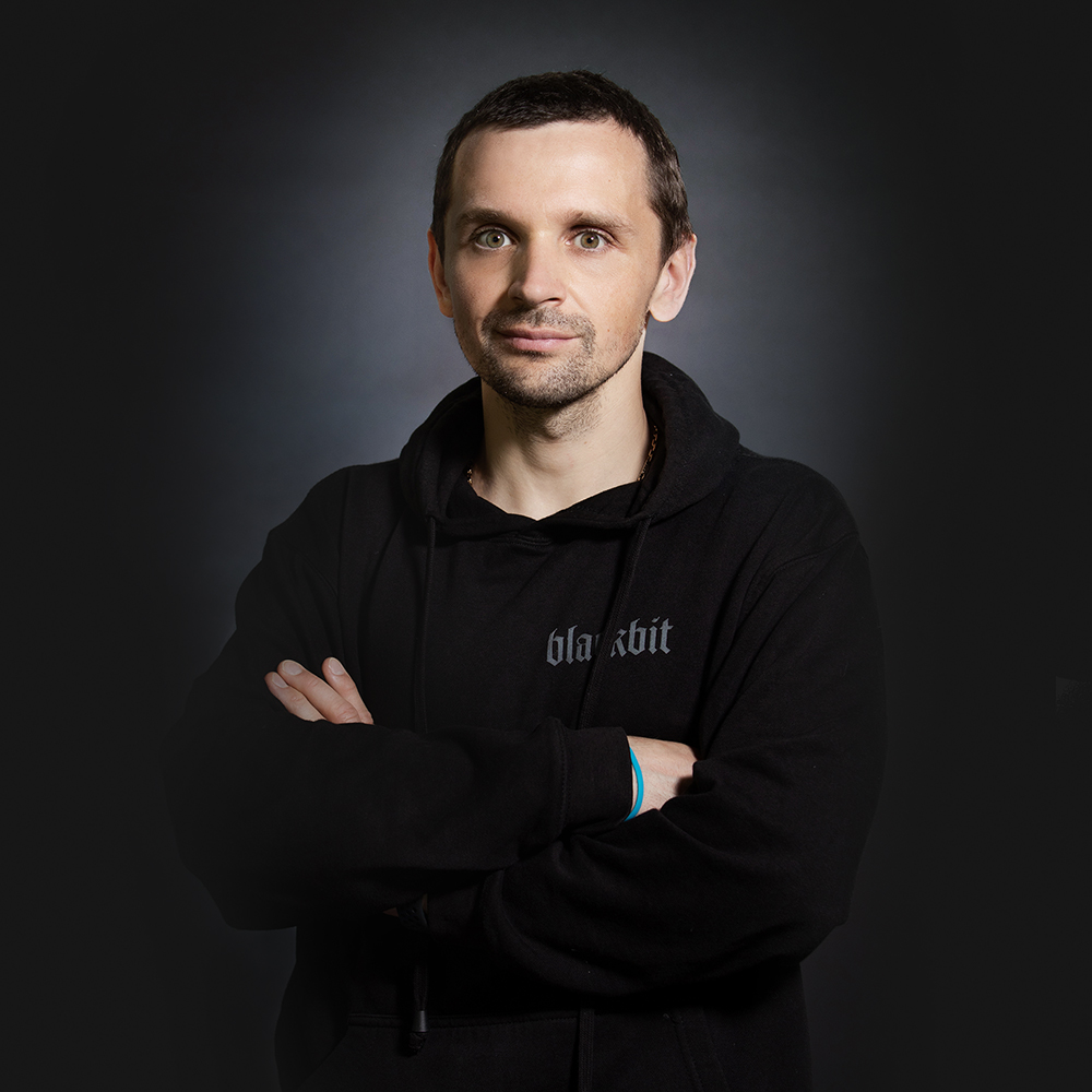 Alexander-Strizhakov-sRGB_1000x1000px_web Alexander-Strizhakov-sRGB_1000x1000px_web